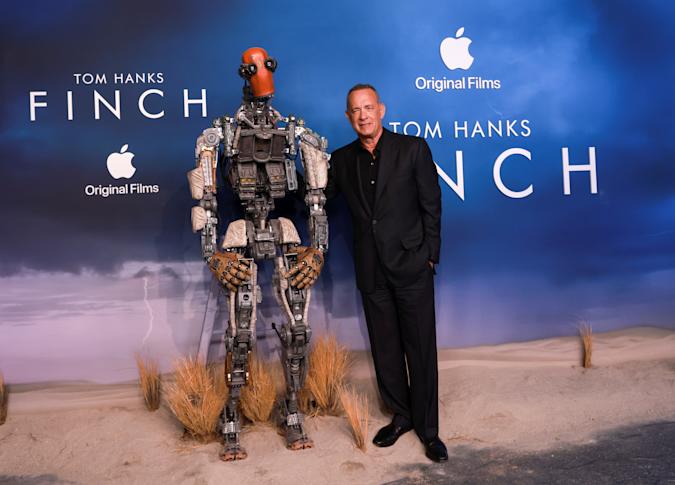 Tom Hanks' Production Firm has Signed an Exclusive Deal with Apple - Maxandfix