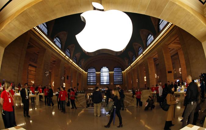 Apple Employees in New York are Demanding a Minimum Pay of $30 per Hour - Maxandfix