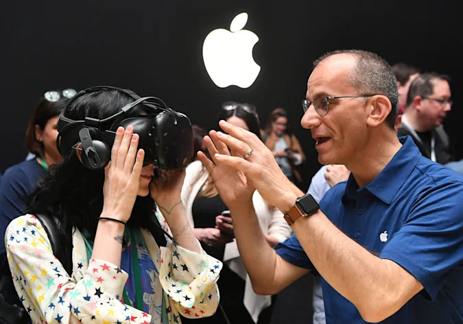 According to Reports, Iris Scanning is used for Payments and Sign-Ins on Apple's Mixed Reality Headset. - Maxandfix