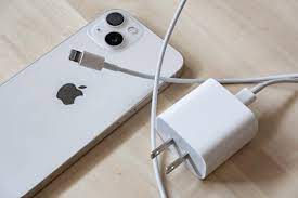 Apple Teases a First-of-Its-Kind Dual-Port USB-C Power Converter. - Maxandfix