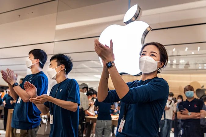 Apple is Increasing Wages for its Corporate and Retail Employees - Maxandfix