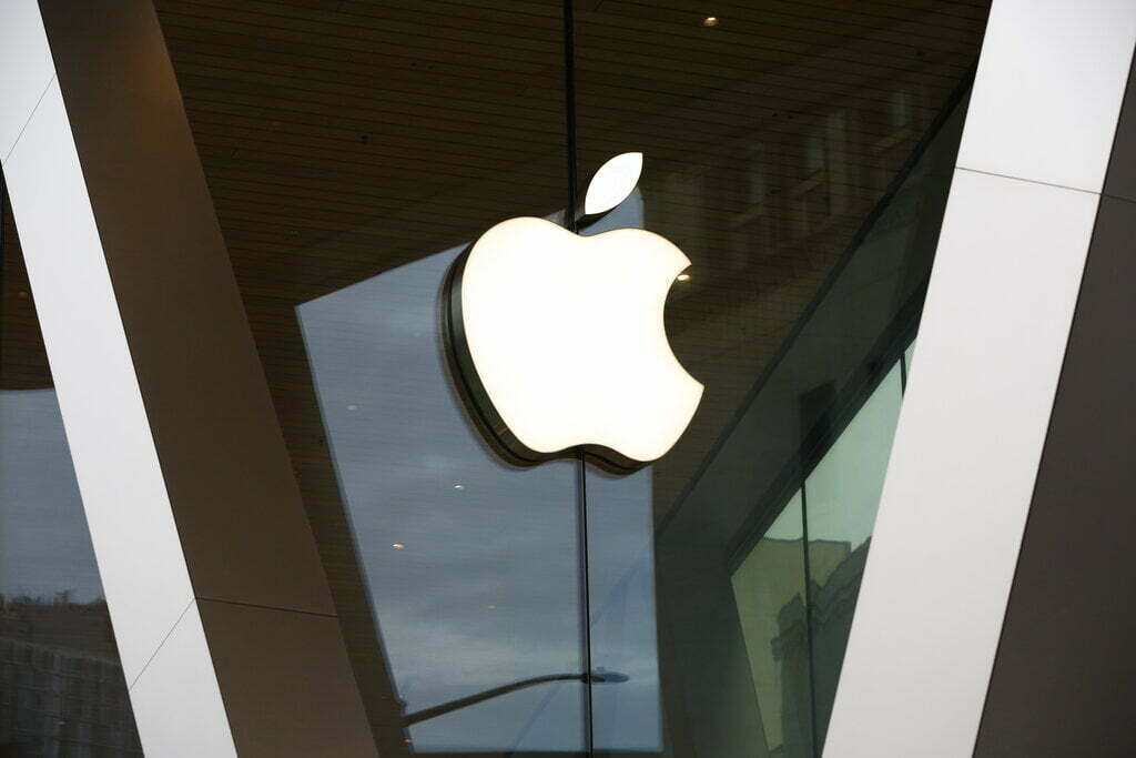 Apple Store Workers in New York have Decided to Join a Union - Maxandfix