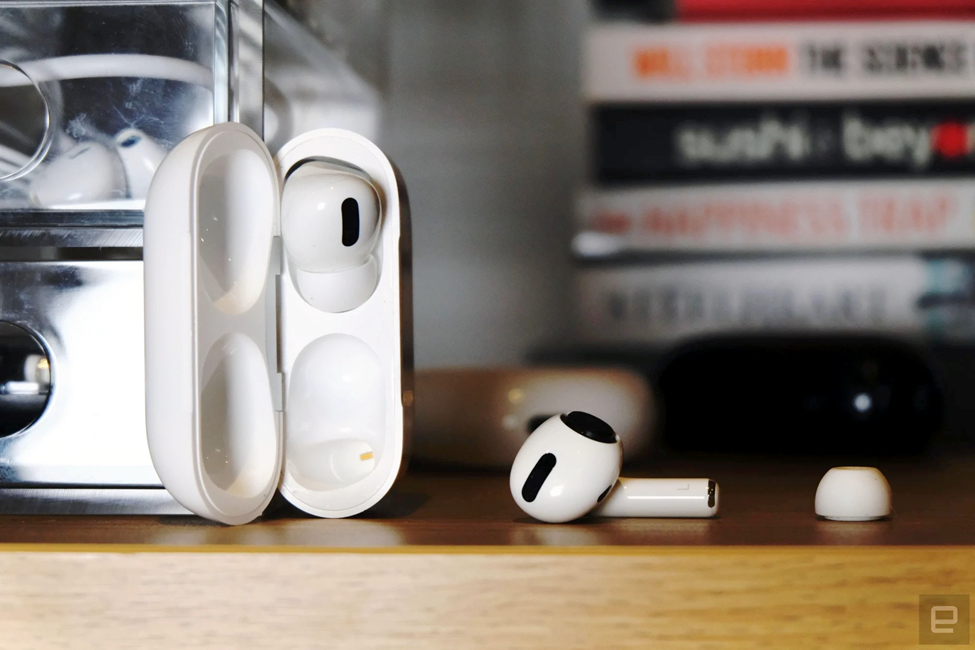 How to Take Care of your AirPods. - Maxandfix