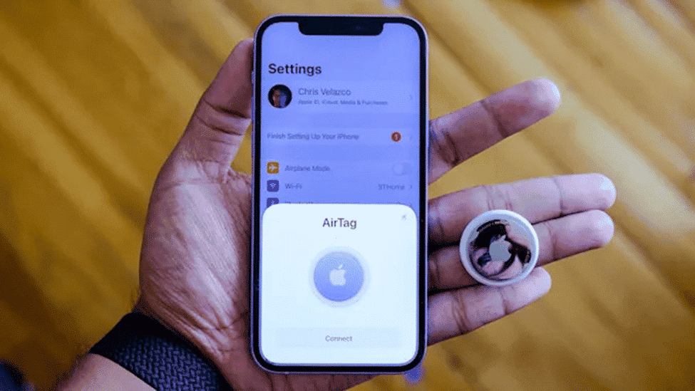 In the New iOS 15.4 Beta, Apple AirTags get more Anti-Stalking Messaging - Maxandfix