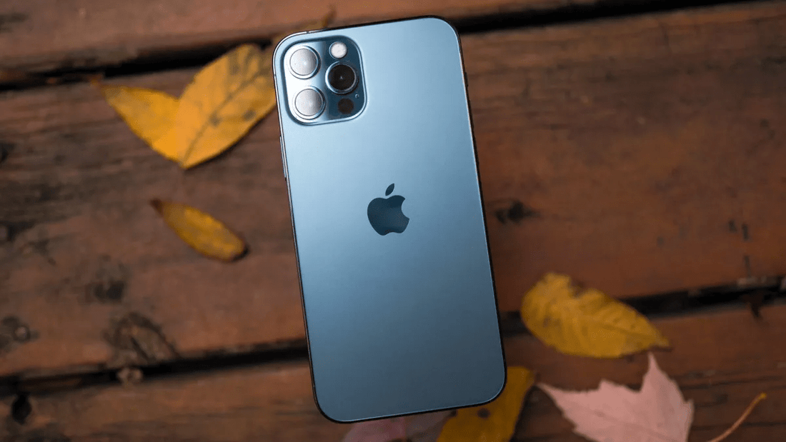 iPhone 15: A Technicolor Dream or Just Another Shade? 🌈📱 - Maxandfix